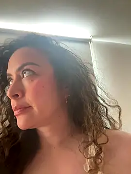 Snapshot of Elizabeth_Dupont chatting on November 30, 2025, 3:57 pm Elizabeth Dupont online show from November 30, 2025, 3:57 pm