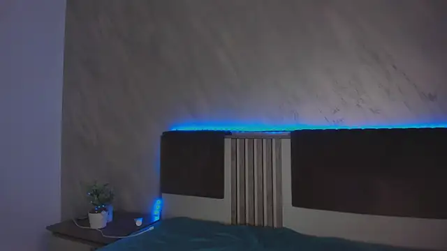 AliyaWade  online show from September 19, 2025, 2:59 am