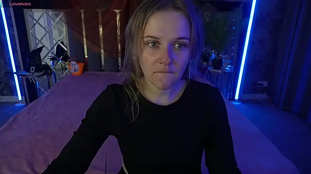 Snapshot of MaribelRiverr_ chatting on October 27, 2025, 6:36 am MaribelRiverr online show from October 27, 2025, 6:36 am