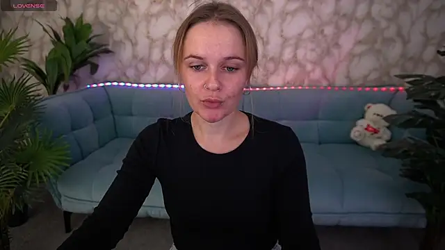 Snapshot of MaribelRiverr_ chatting on October 14, 2025, 5:52 am MaribelRiverr  online show from October 14, 2025, 5:52 am