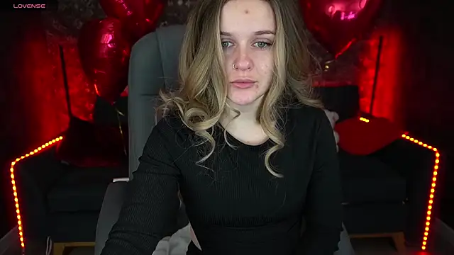 Snapshot of MaribelRiverr_ chatting on February 16, 2025, 6:32 am MaribelRiverr  online show from February 16, 2025, 6:32 am