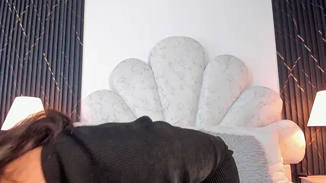 Jaslyn  Smith online show from April 10, 2026, 5:20 pm