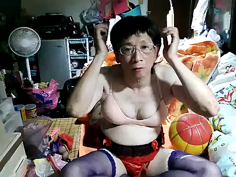 jamescheng27390 online show from September 19, 2025, 7:34 am