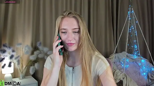 Stacy River online show from November 9, 2025, 9:24 am