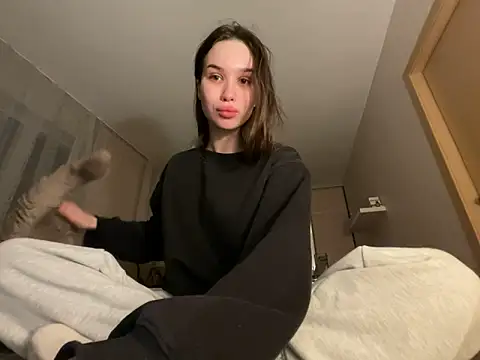 Snapshot of Roxie_Mils chatting on November 9, 2025, 9:08 pm Roxie Mils online show from November 9, 2025, 9:08 pm