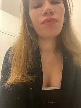 Snapshot of EvaRush chatting on January 21, 2025, 4:05 pm EvaRush online show from January 21, 2025, 4:05 pm