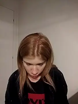 Snapshot of EvaRush chatting on November 17, 2025, 11:31 pm EvaRush online show from November 17, 2025, 11:31 pm