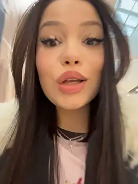 Chloe  Moon online show from February 4, 2026, 2:12 pm