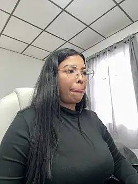 Snapshot of Aniee_Leeee chatting on March 10, 2025, 6:34 pm Aniee Leeee online show from March 10, 2025, 6:34 pm