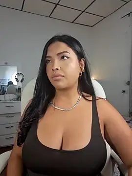 Snapshot of Aniee_Leeee chatting on February 25, 2025, 1:41 am Aniee Leeee online show from February 25, 2025, 1:41 am