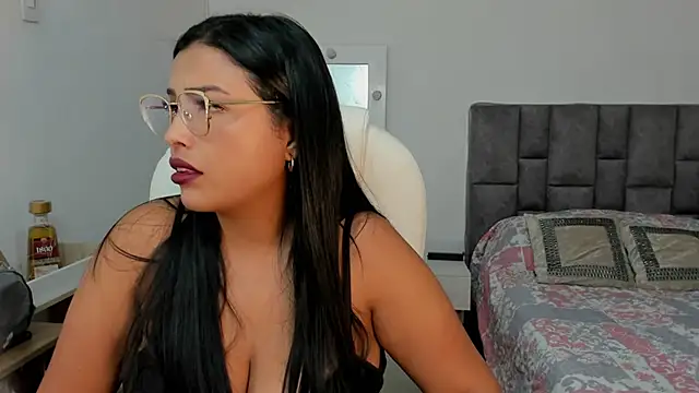 Snapshot of Aniee_Leeee chatting on March 3, 2025, 12:12 am Aniee Leeee online show from March 3, 2025, 12:12 am