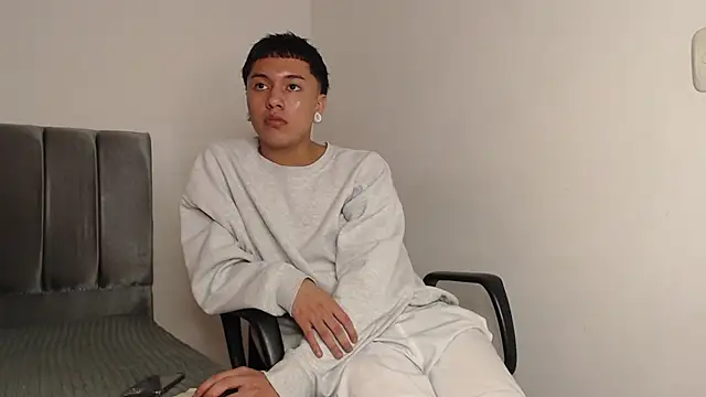 alex-lover online show from February 22, 2025, 5:12 am