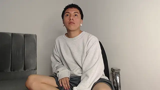 alex-lover online show from December 17, 2025, 1:21 am