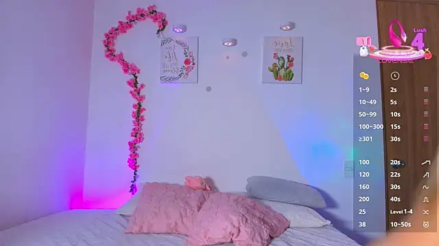 Snapshot of PollyGrey_ chatting on February 19, 2026, 4:31 am PollyGrey online show from February 19, 2026, 4:31 am