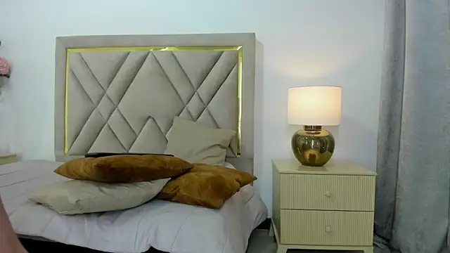 emily queen2 online show from February 25, 2026, 6:41 pm