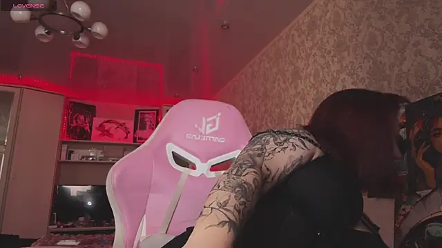 Snapshot of Dani_RedheaDevil chatting on September 13, 2025, 5:40 am Dani RedheaDevil online show from September 13, 2025, 5:40 am