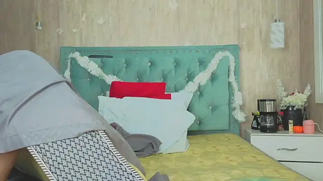 Marcelaa fox online show from December 19, 2025, 10:34 pm