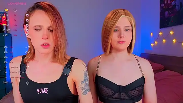  yourFoxy  online show from April 25, 2026, 7:22 pm