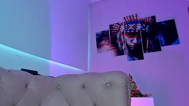 Snapshot of Isabella_Flowers chatting on November 9, 2025, 9:08 pm Isabella Flowers online show from November 9, 2025, 9:08 pm