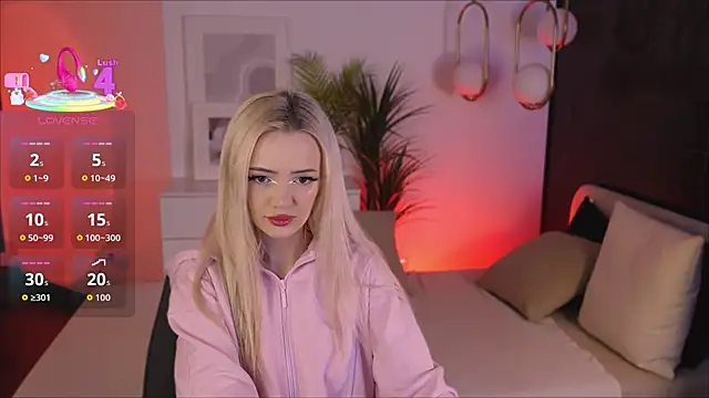 Snapshot of EmilyAir chatting on December 4, 2025, 4:39 pm EmilyAir online show from December 4, 2025, 4:39 pm