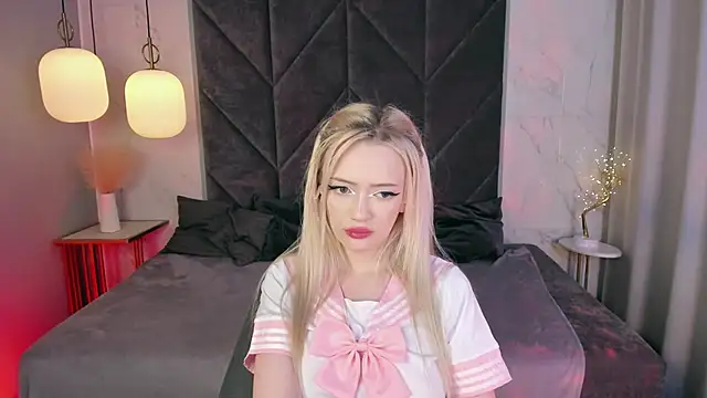 Snapshot of EmilyAir chatting on December 16, 2025, 4:50 am EmilyAir online show from December 16, 2025, 4:50 am