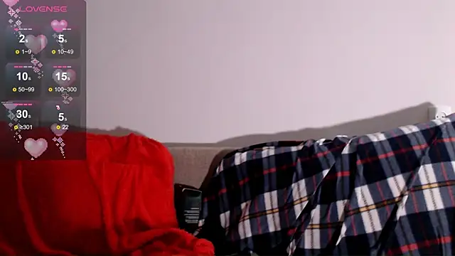 Snapshot of osaka_nia chatting on September 27, 2025, 2:56 pm osaka nia online show from September 27, 2025, 2:56 pm