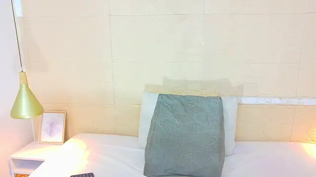 Chocolatte bar online show from March 5, 2026, 2:02 pm