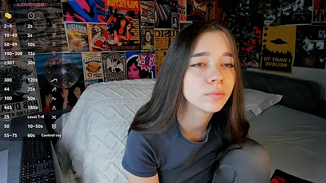 Butterflys1268 online show from March 12, 2025, 8:09 pm