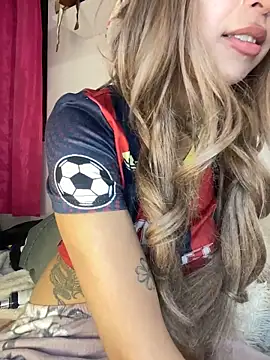 Snapshot of lunaapppp chatting on April 11, 2026, 7:45 am lunaapppp online show from April 11, 2026, 7:45 am