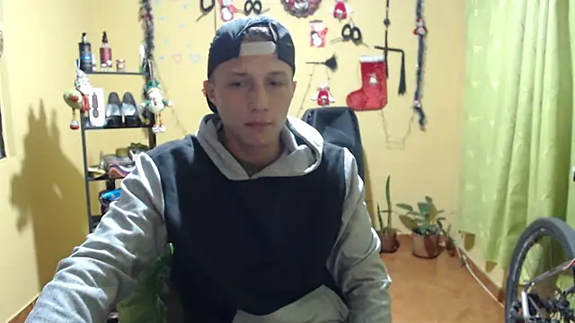 Snapshot of smith_lechosoxxx chatting on December 4, 2025, 2:32 am smith lechosoxxx online show from December 4, 2025, 2:32 am