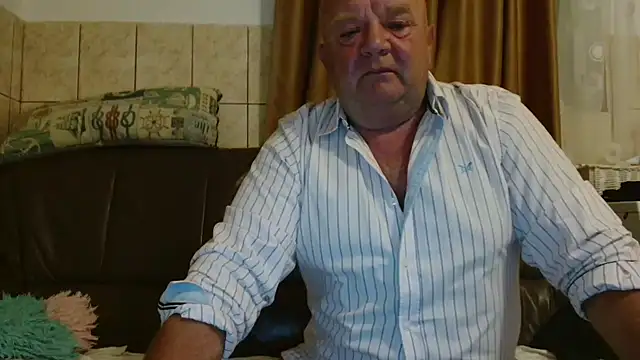 fullballs6 online show from September 13, 2025, 1:27 am