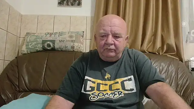 fullballs6 online show from October 11, 2025, 2:56 am