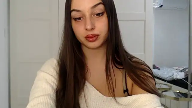 courtneyPerfect online show from October 28, 2025, 2:38 pm