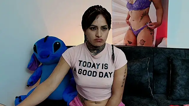 TinnaDawsom online show from February 13, 2025, 12:02 am