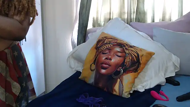 Foxybrownxx1 online show from November 22, 2025, 8:46 am