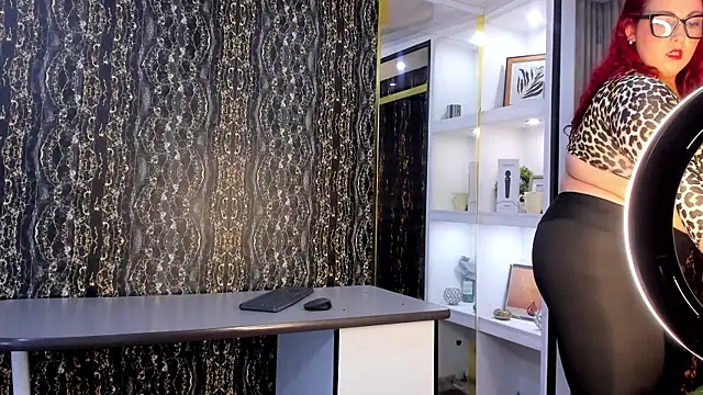 Snapshot of MirandaRossi chatting on October 1, 2025, 2:49 am MirandaRossi online show from October 1, 2025, 2:49 am