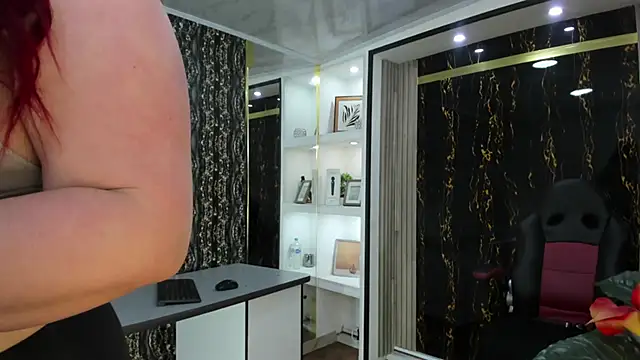 Snapshot of MirandaRossi chatting on September 10, 2025, 2:43 am MirandaRossi online show from September 10, 2025, 2:43 am