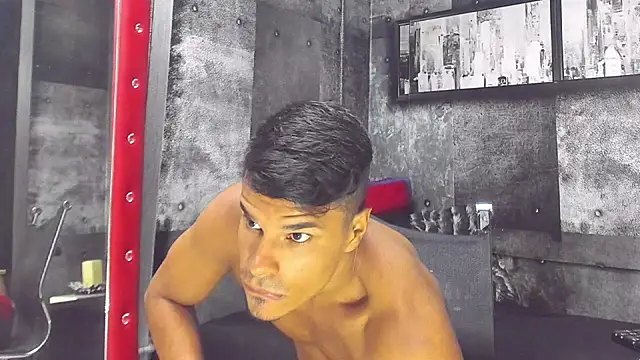 Snapshot of Derek_Lustfordx chatting on March 18, 2025, 11:22 am Derek Lustfordx online show from March 18, 2025, 11:22 am