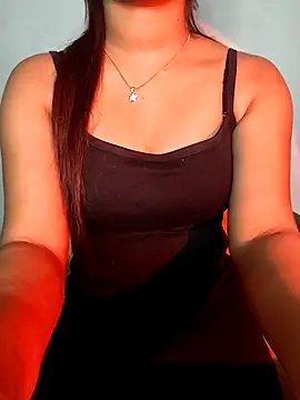 Snapshot of QueenOfHeart_07 chatting on February 17, 2025, 3:22 pm QueenOfHeart 07 online show from February 17, 2025, 3:22 pm