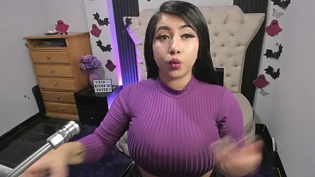 Snapshot of Sexy_cristall_ chatting on November 3, 2025, 11:08 pm Sexy cristall online show from November 3, 2025, 11:08 pm