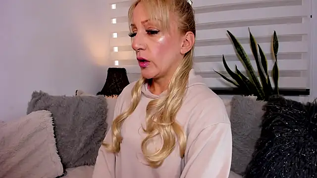 Snapshot of Sammykatt chatting on December 2, 2025, 4:19 pm Sammykatt online show from December 2, 2025, 4:19 pm