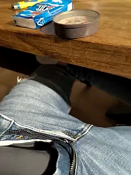 Snapshot of Kevoon991 chatting on March 4, 2025, 7:01 pm Kevoon991 online show from March 4, 2025, 7:01 pm