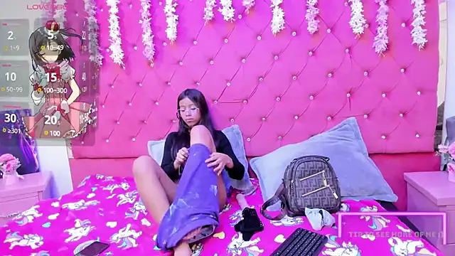 SamaraPrice69 online show from March 21, 2025, 7:13 pm