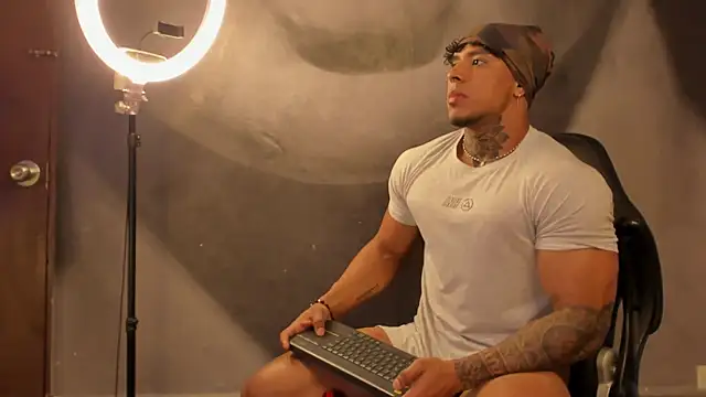 bradley smith online show from March 18, 2025, 3:12 pm