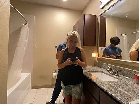 girlfriendmissy online show from March 16, 2025, 12:45 am