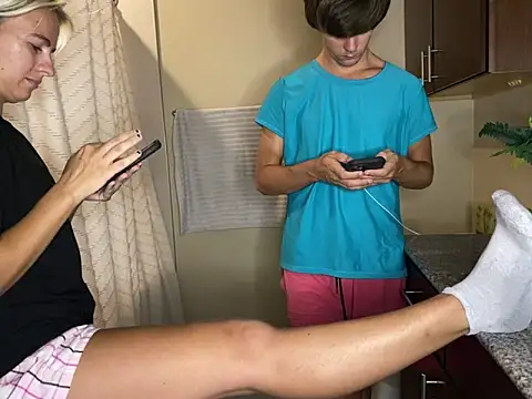 girlfriendmissy online show from September 17, 2025, 7:27 pm