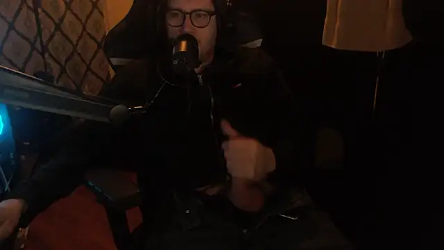 chicostick413 online show from February 11, 2026, 12:32 am