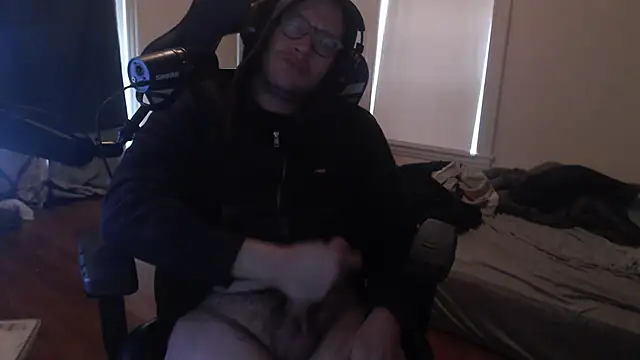 chicostick413 online show from October 29, 2025, 5:12 pm