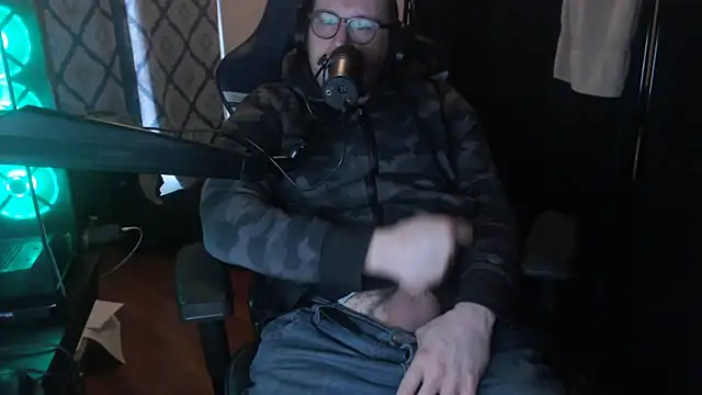 chicostick413 online show from February 14, 2026, 2:28 pm