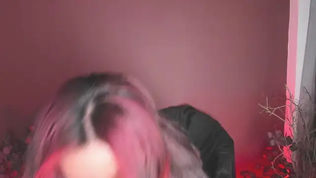 KylieMaxwell online show from November 13, 2025, 8:24 pm